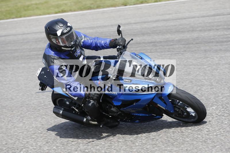 /27 12.06.2025 Ducati Schweiz Trackday Warmup  ADR/gruen-vert/4